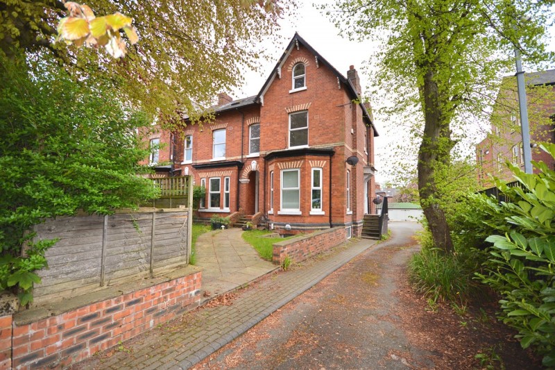 Heaton Moor Road, Stockport, SK4