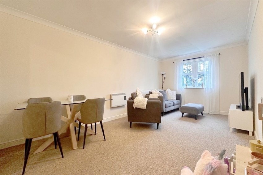 Images for London Road South, Poynton, SK12