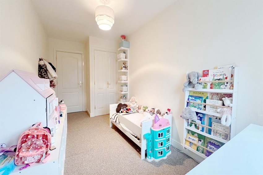 Images for London Road South, Poynton, SK12