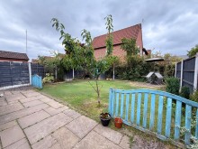Images for Charleston Close, Sale, M33
