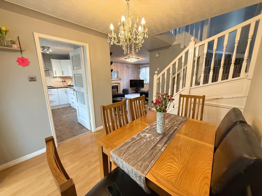 Images for Charleston Close, Sale, M33