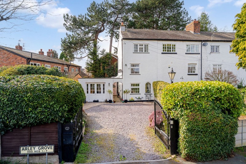 Arley Grove, Lymm, WA13