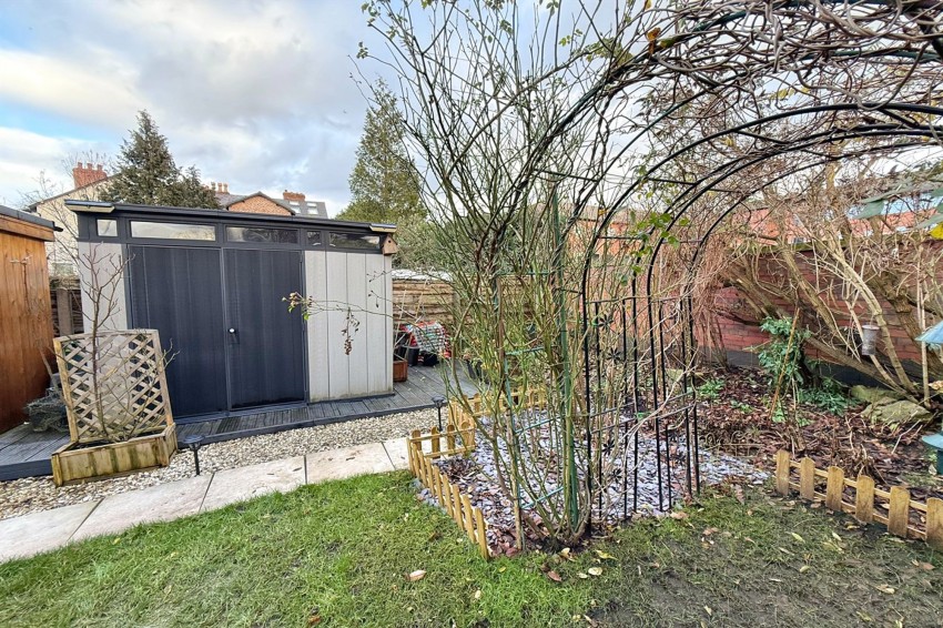 Images for York Road, Sale, M33