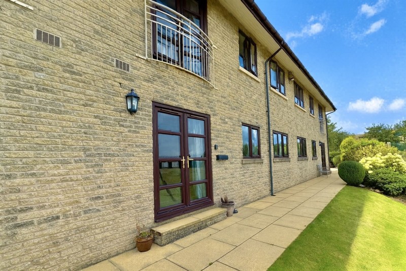 Newshaw Lane, Hadfield, SK13