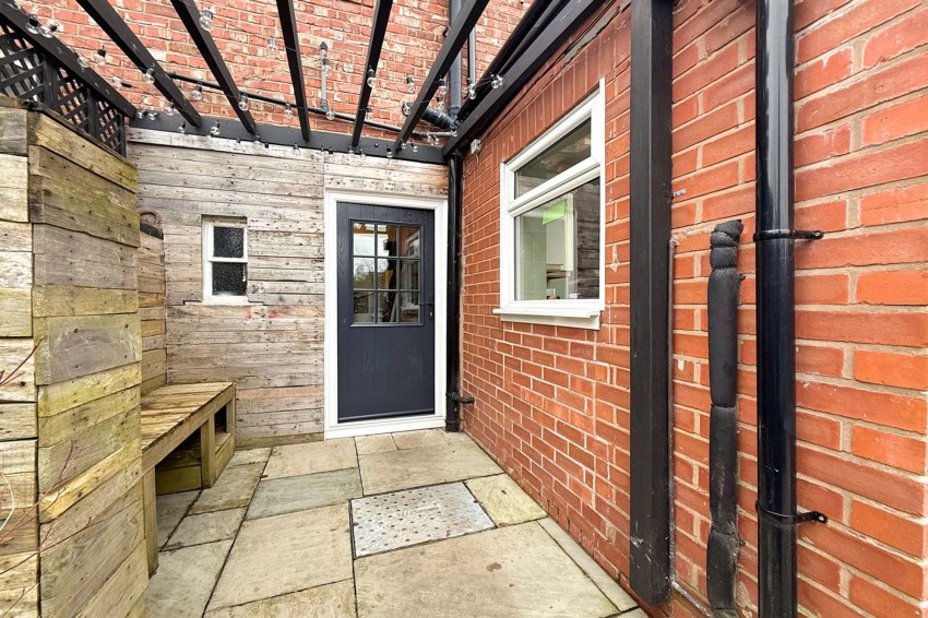 Images for Greenbank Road, Sale, M33