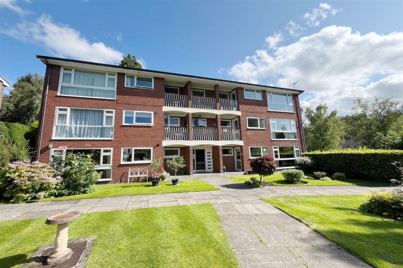 Warren Close, Bramhall, SK7