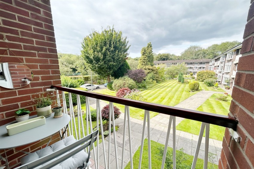Images for Warren Close, Bramhall, SK7