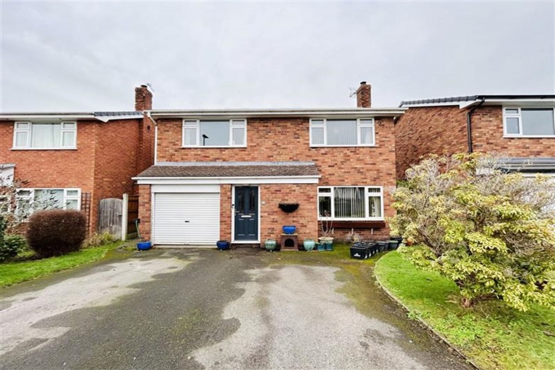 Wychwood Avenue, Lymm, WA13