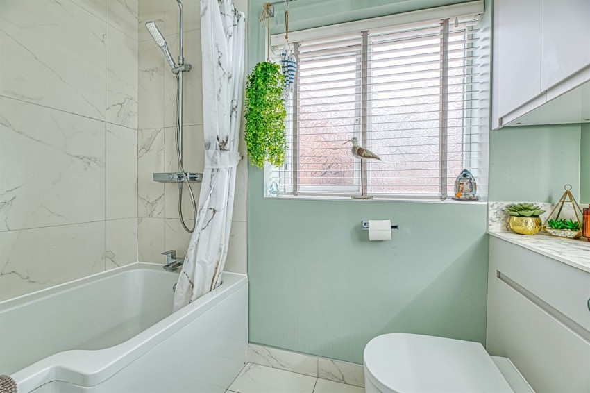 Images for Greenside Avenue, Frodsham, WA6