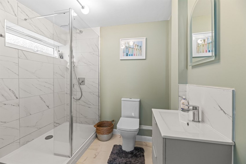 Images for Greenside Avenue, Frodsham, WA6