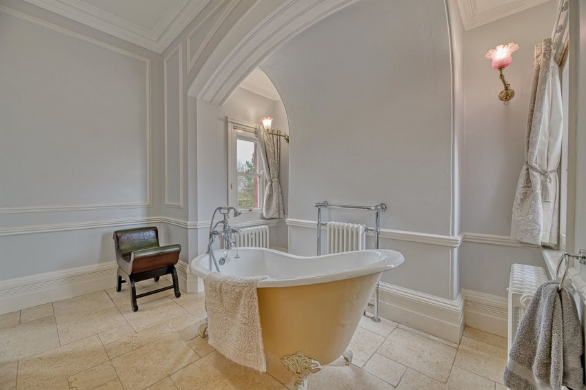 Images for 77 Fluin Lane, Frodsham, WA6