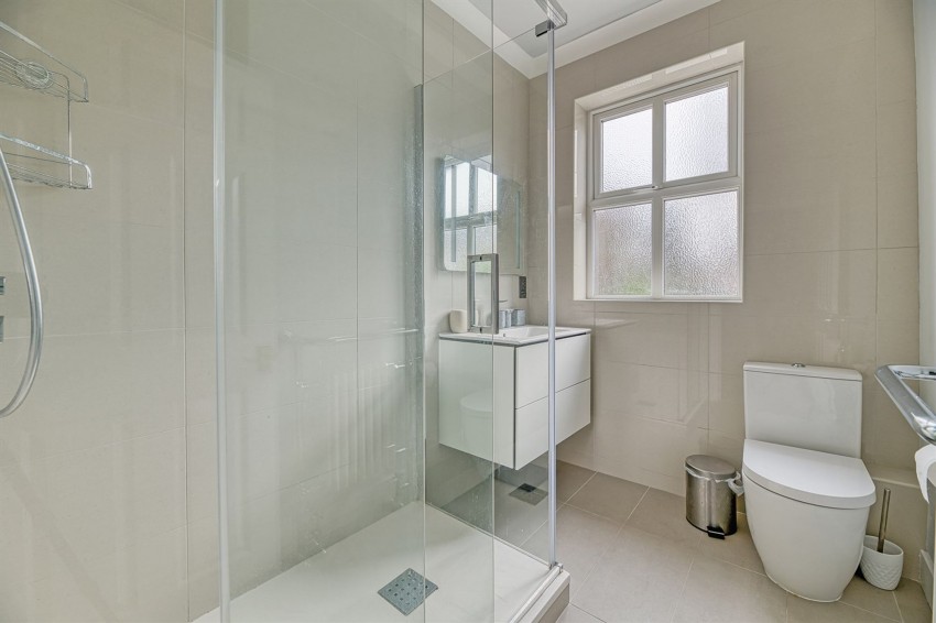 Images for 77 Fluin Lane, Frodsham, WA6