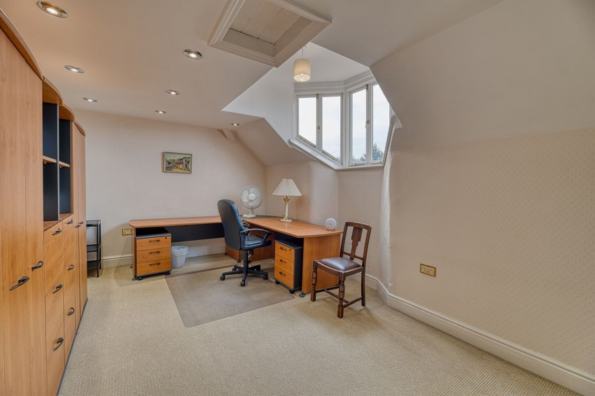 Images for 77 Fluin Lane, Frodsham, WA6