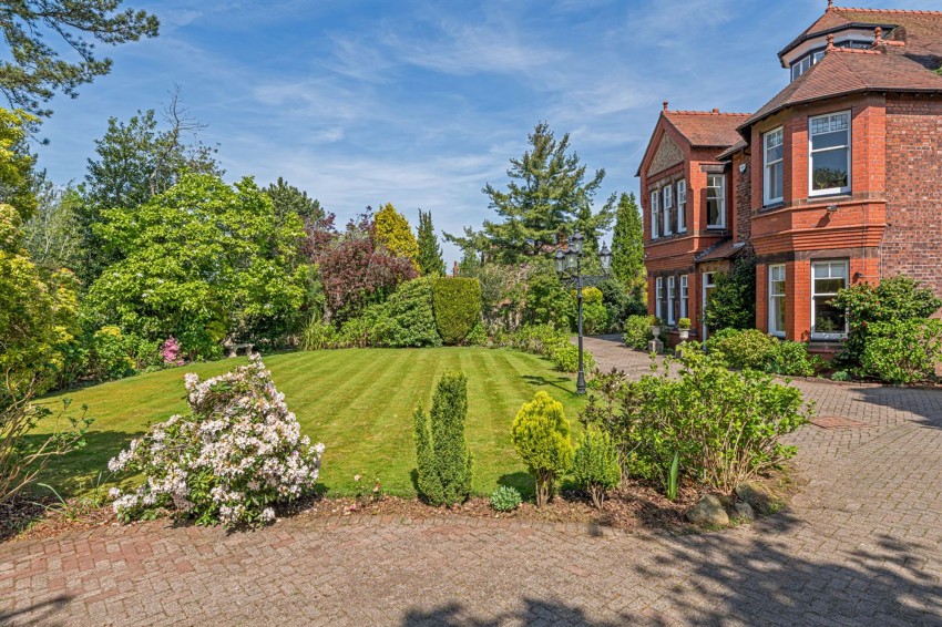 Images for 77 Fluin Lane, Frodsham, WA6