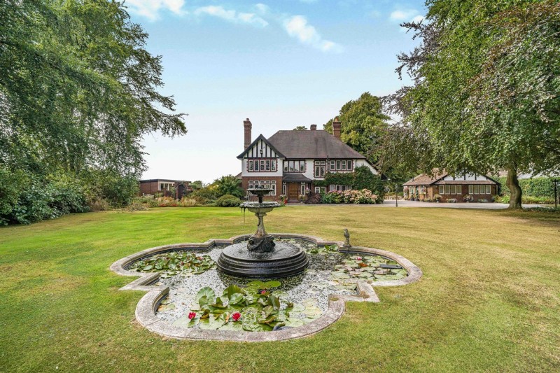 Chester Road, Higher Walton, WA4