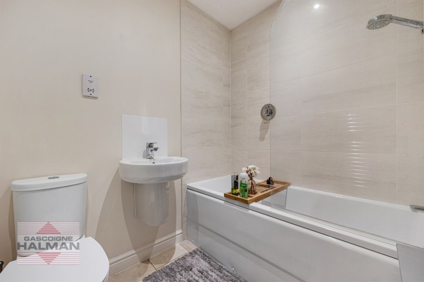 Images for Hangar Crescent, Woodford, SK7