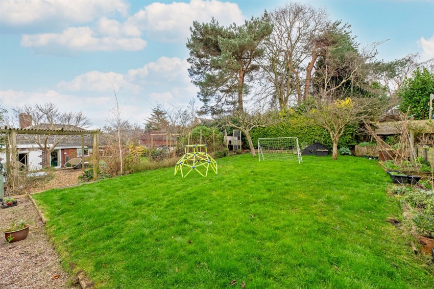 Images for Bates Lane, Helsby, WA6