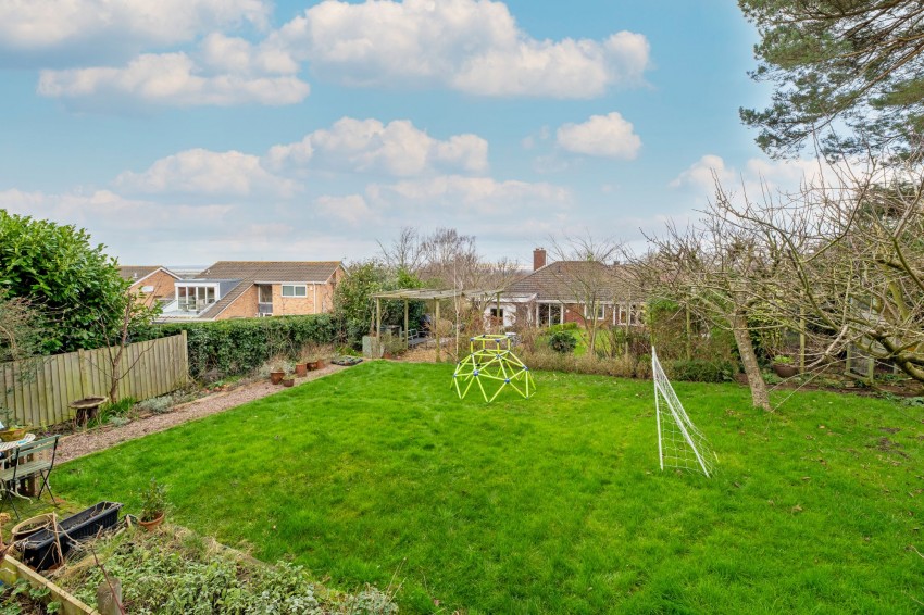 Images for Bates Lane, Helsby, WA6