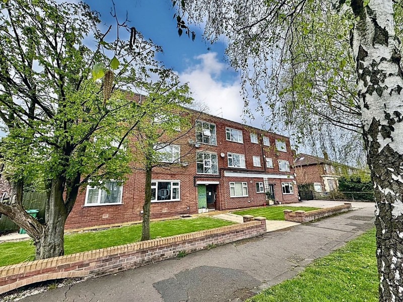 570 Parrs Wood Road, East Didsbury, M20