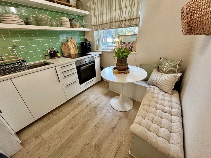 Images for 570 Parrs Wood Road, East Didsbury, M20