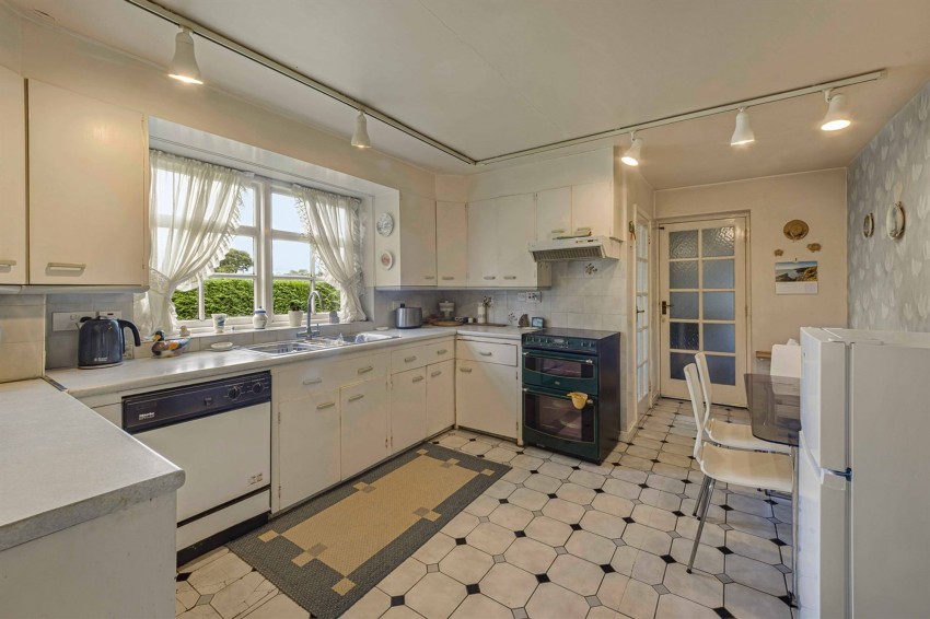 Images for Meadow Drive, Prestbury, SK10