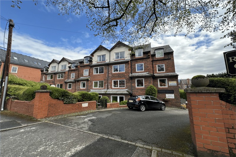 Groby Road, Altrincham, WA14