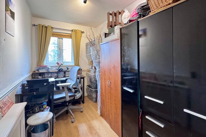 Images for Valemount, Hadfield, SK13