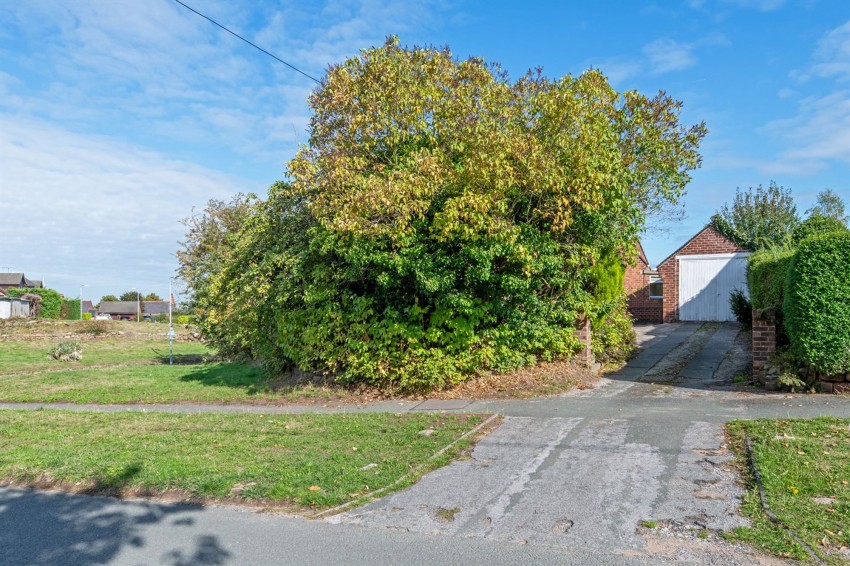 Images for Bates Lane, Helsby, WA6