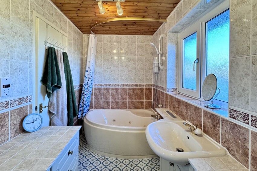 Images for Springmeadow, Charlesworth, SK13