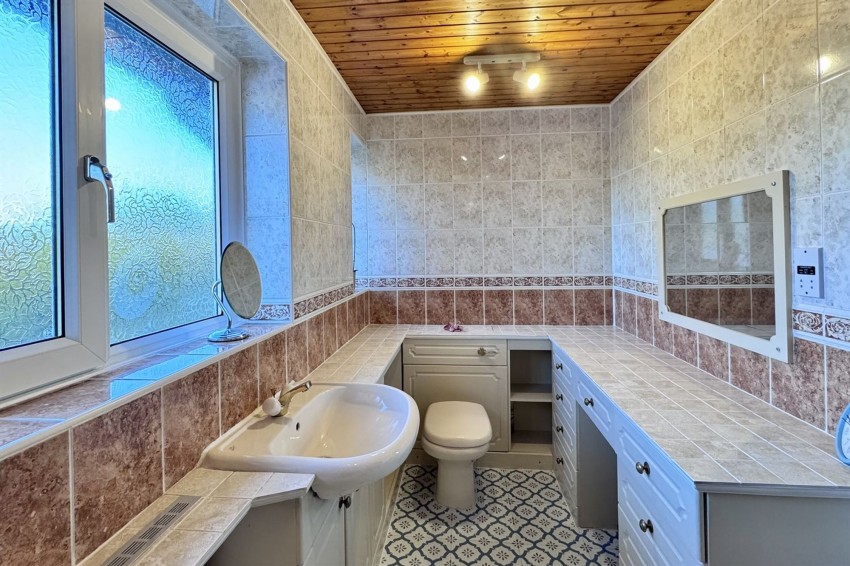 Images for Springmeadow, Charlesworth, SK13