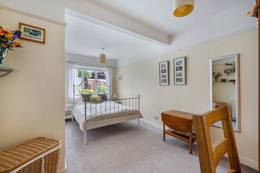 Images for Greenway Close, Sale, M33