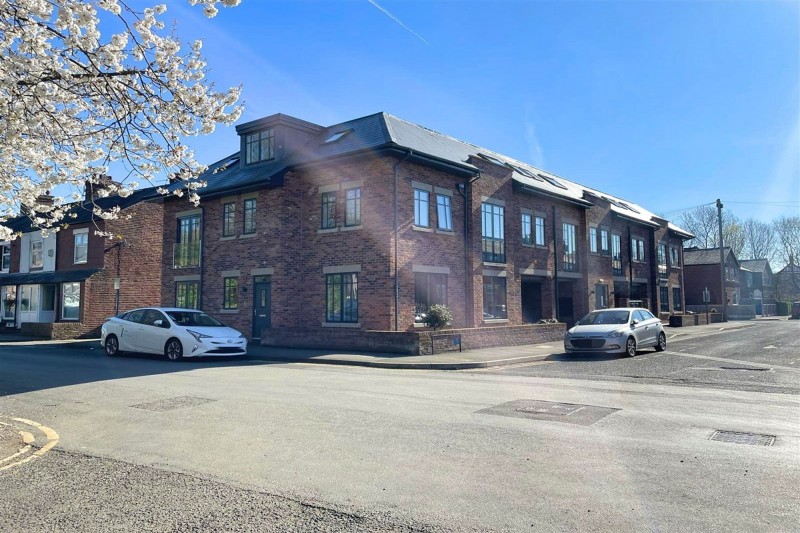 Darley Street, Sale, M33