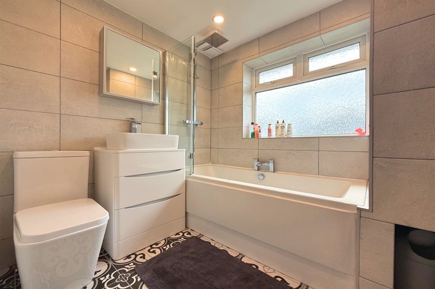 Images for Arcadia Avenue, Sale, M33