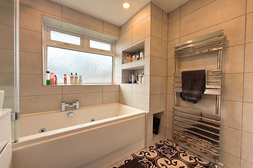 Images for Arcadia Avenue, Sale, M33