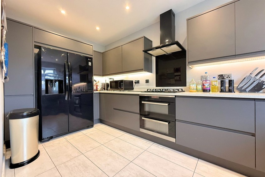 Images for Arcadia Avenue, Sale, M33