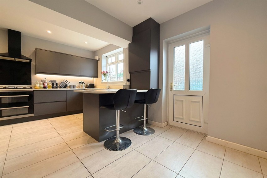 Images for Arcadia Avenue, Sale, M33