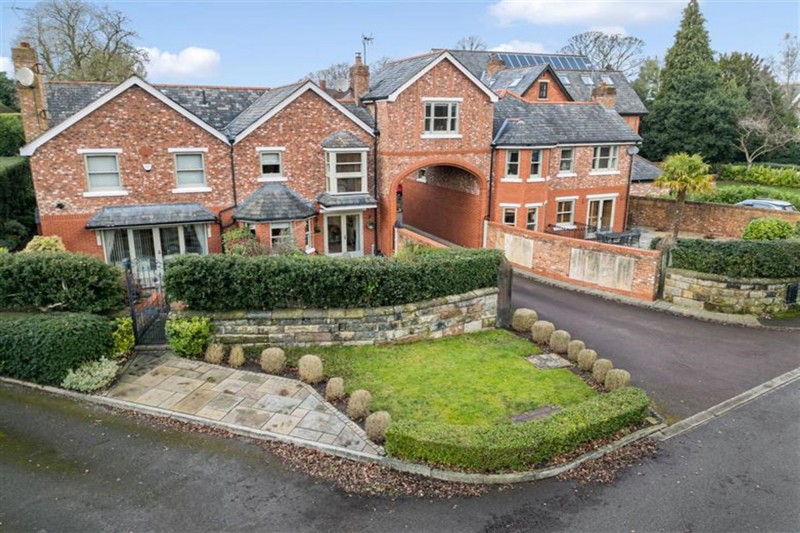 Lakeside Road, Lymm, WA13