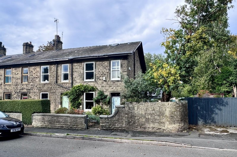 Sheffield Road, Glossop, SK13