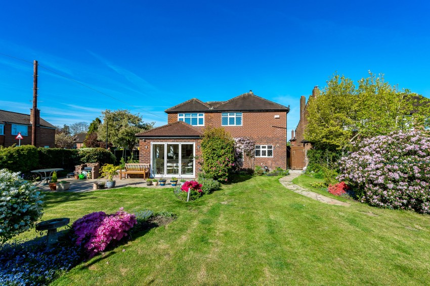 Images for Meadway, Sale, M33