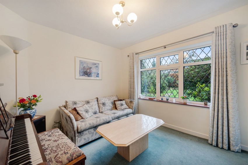 Images for Meadway, Sale, M33