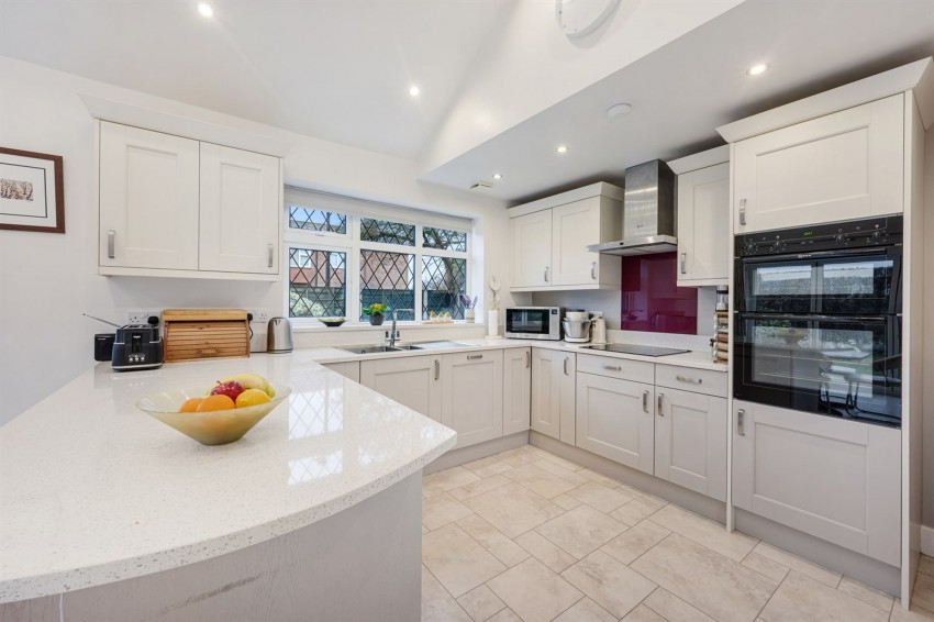 Images for Meadway, Sale, M33