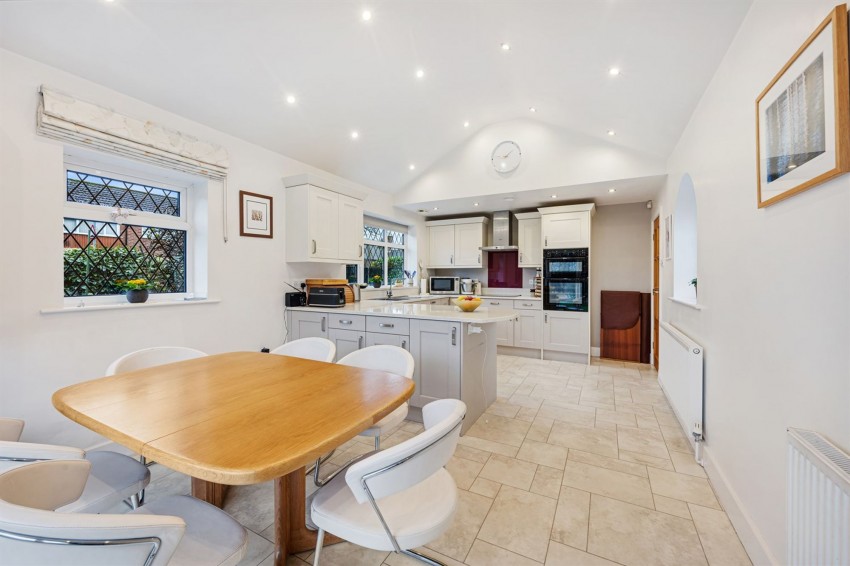 Images for Meadway, Sale, M33