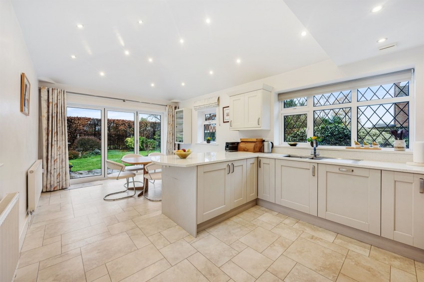 Images for Meadway, Sale, M33