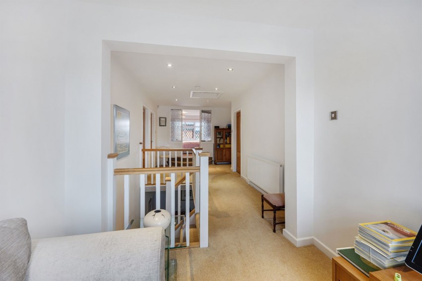 Images for Meadway, Sale, M33