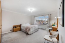 Images for Meadway, Sale, M33