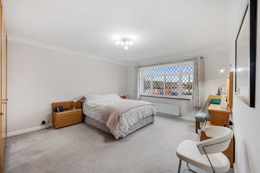 Images for Meadway, Sale, M33