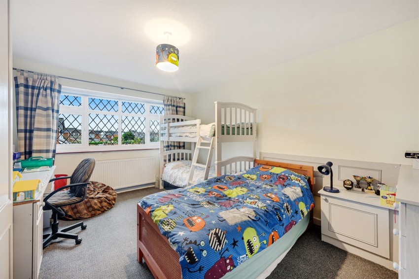 Images for Meadway, Sale, M33