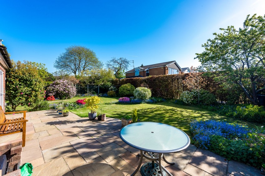 Images for Meadway, Sale, M33