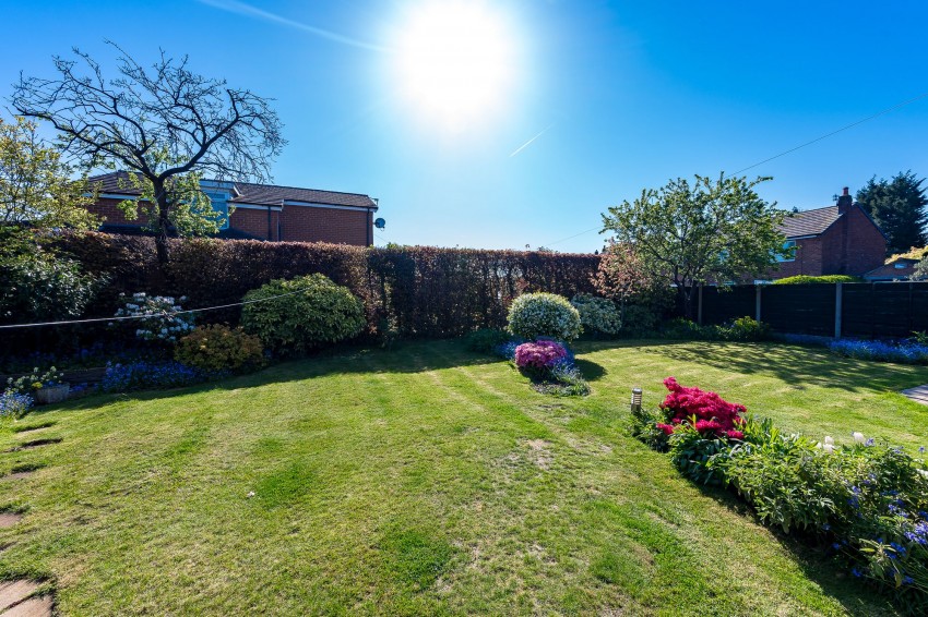 Images for Meadway, Sale, M33