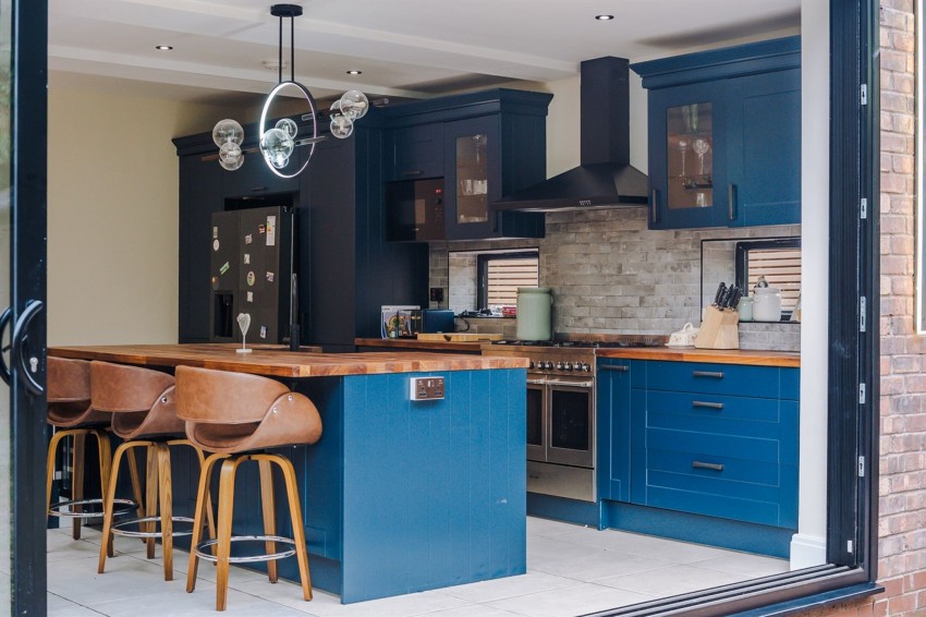 Images for Framingham Road, Sale, M33